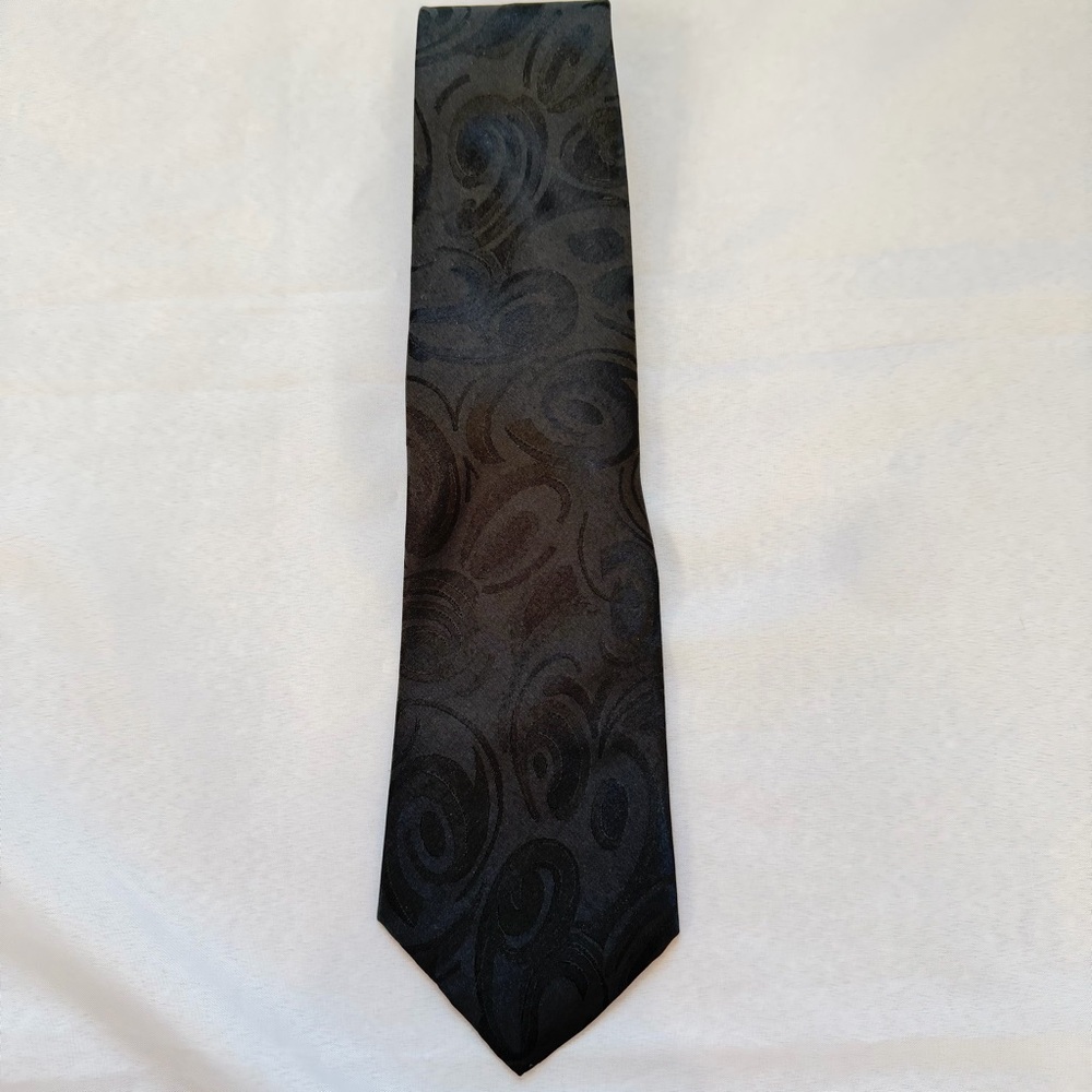 Vintage Jordache Black Swirl Wide Tie Burgundy Lining